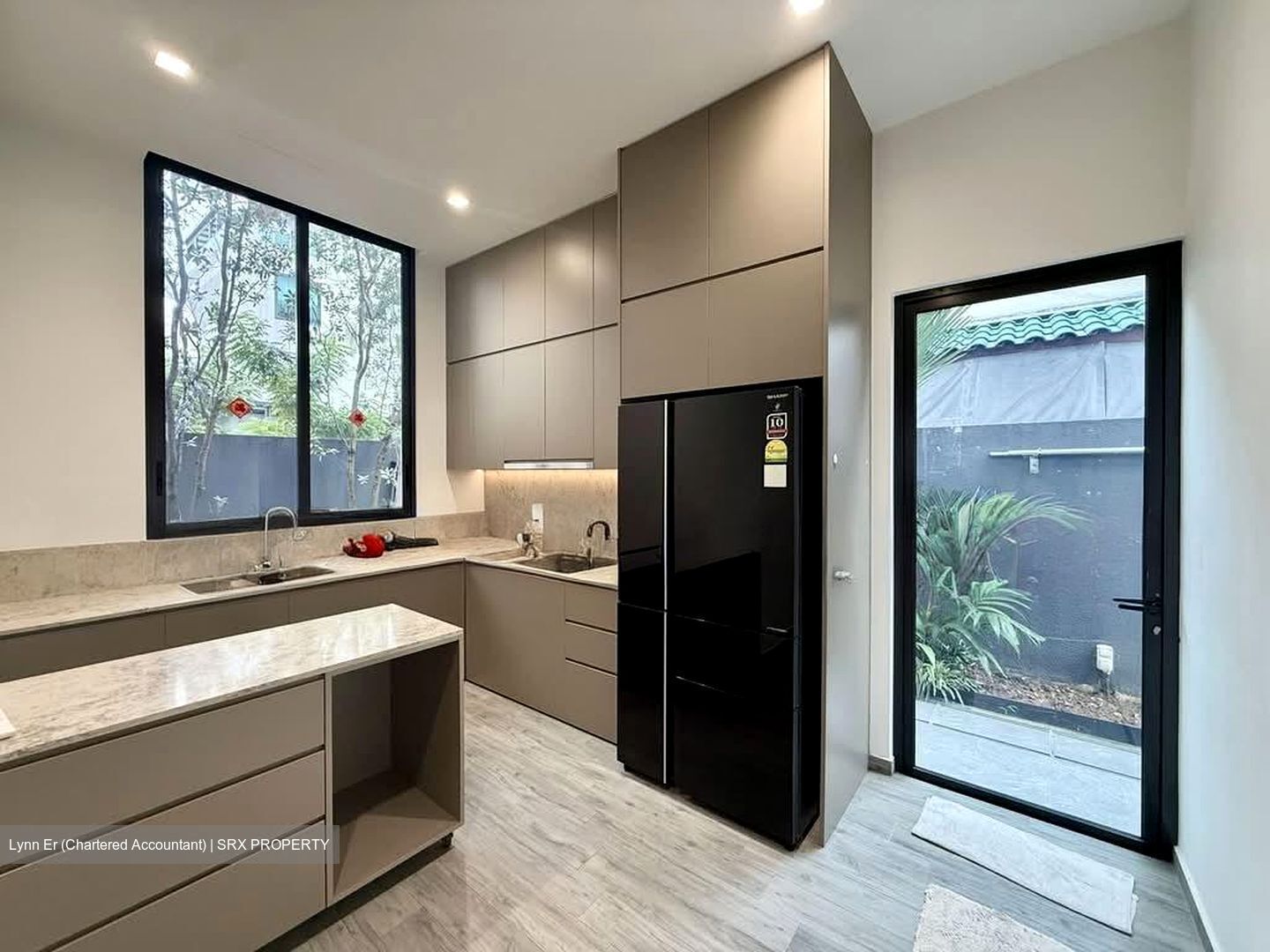 Tampines Road (D19), Semi-Detached #584915961